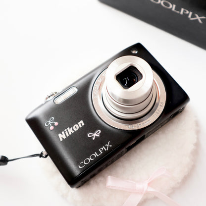 Nikon Coolpix S2700 | boxed