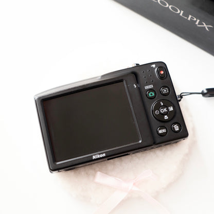 Nikon Coolpix S2700 | boxed