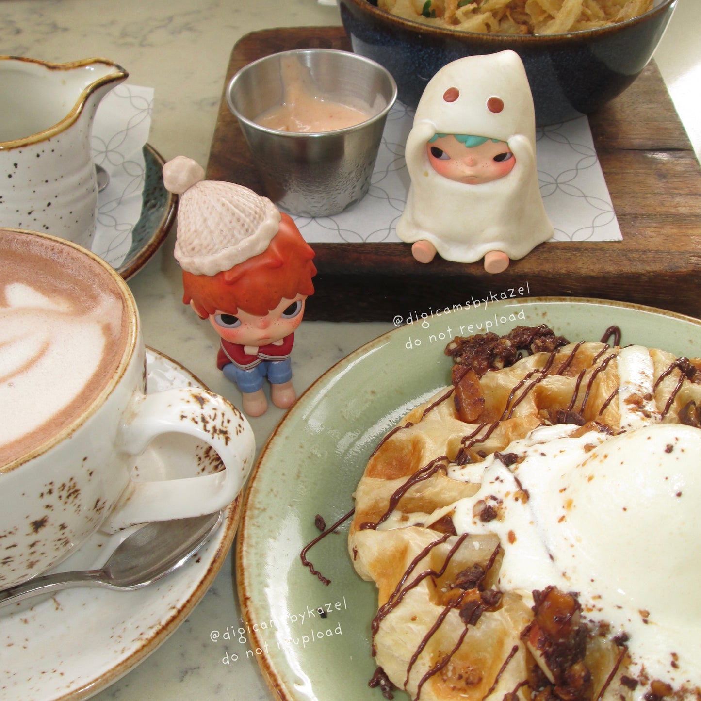 Canon PowerShot A2400 IS | boxed