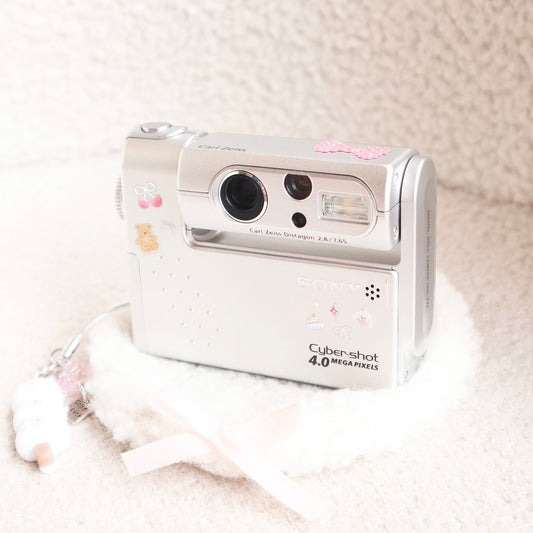 Sony CyberShot DSC-F77